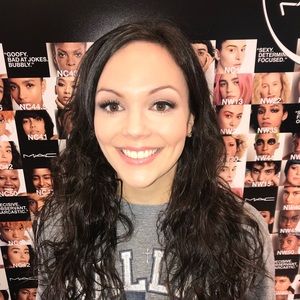 Meet your Posher, Elyse